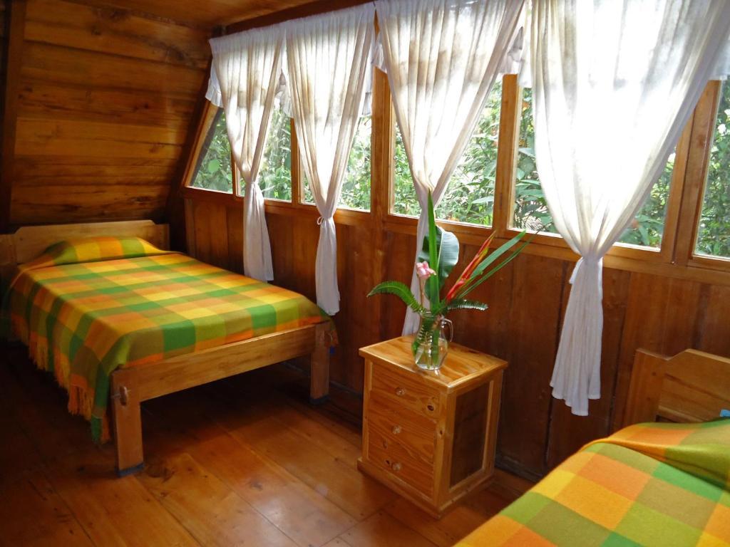 Cabanas Armonia Y Jardin De Orquideas Mindo Oda fotoğraf